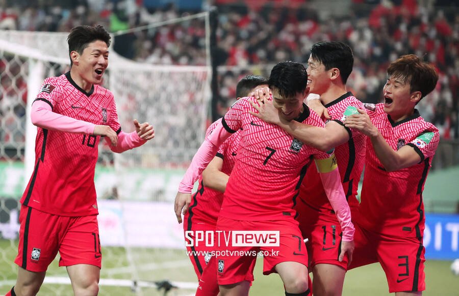 ▲ 24일 이란전에서 득점 후 기뻐하는 한국 남자 축구 대표팀. ⓒ곽혜미 기자