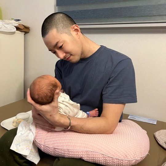 ▲ 자이언트핑크 남편 한동훈. 출처| 한동훈 인스타그램