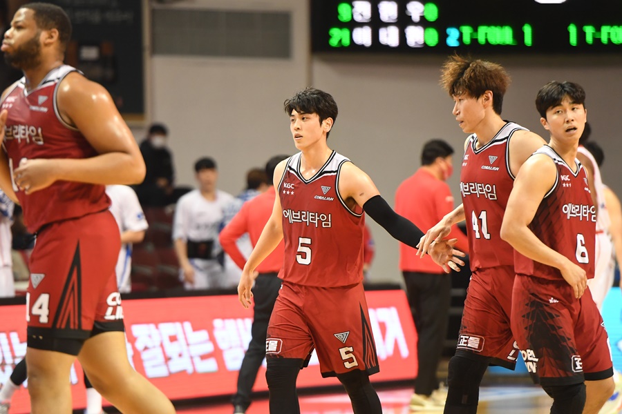 ▲ 안양 KGC인삼공사 선수들 ⓒ KBL