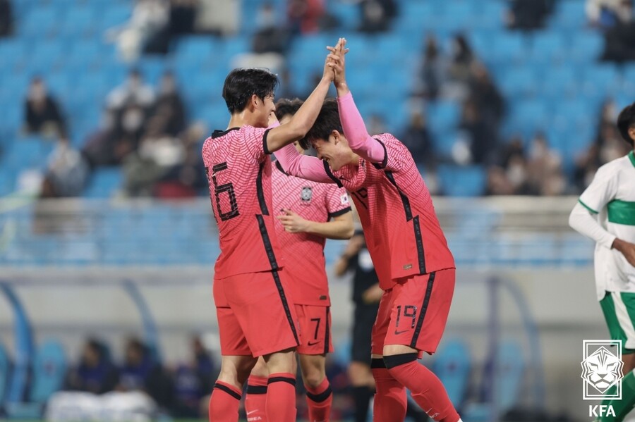 [U-19 현장 REVIEW] '전반에 3골' 한국, 신태용의 인도네시아 5-1 완파