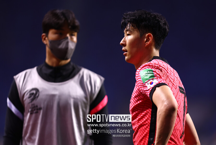 ▲ 한국 대표팀 주장 손흥민이 UAE전 패배 뒤에 낙담했다