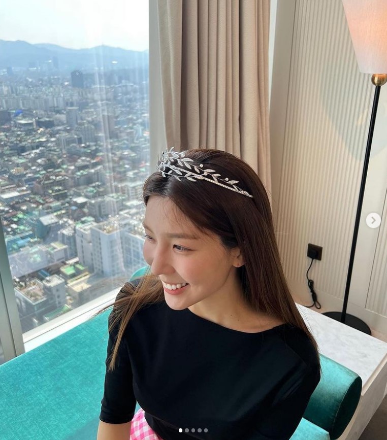 함연지, 수천만원 티아라+목걸이도 척척…재벌 3세 일상은 다르네