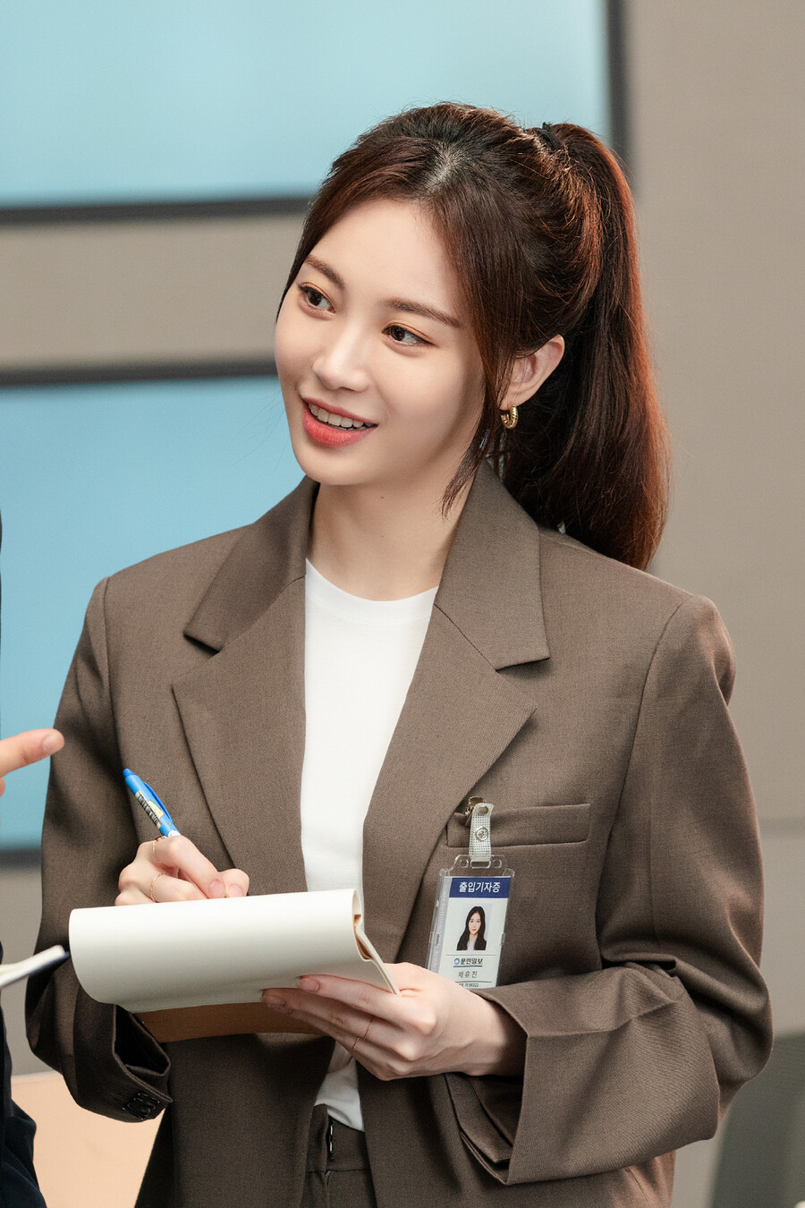 ▲ 유라. 제공ㅣ어썸이엔티, 앤피오엔터테인먼트, SLL