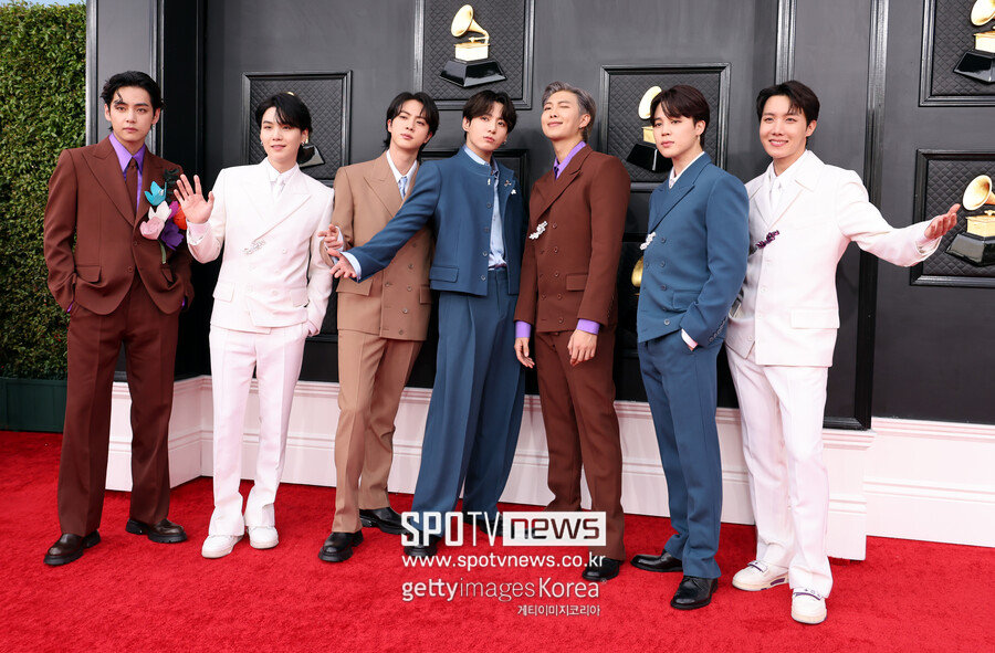 ▲ '그래미 어워드' 레드카펫을 밟은 방탄소년단.  ⓒgettyimages