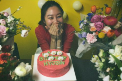 부케 받은 공효진, ♥케빈오와 열애→생일까지…축하로 가득한 봄날