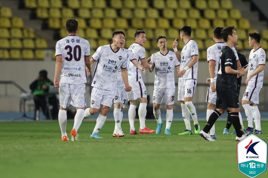 [현장 REVIEW] 조규성 3G 연속골 쾅! 김천, 성남 3-0 격파...무승 끊었다