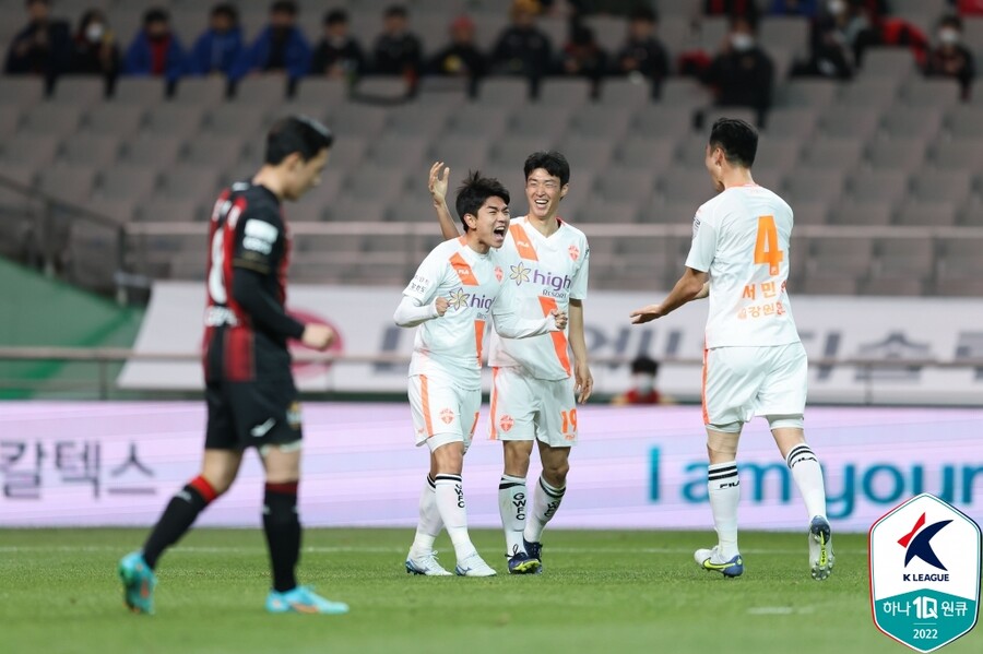 ▲ 강원FC 김대원은 FC서울에 두 골을 넣었다. ⓒ한국프로축구연맹
