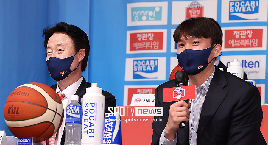 ▲ 강을준 감독 이대성 ⓒ곽혜미 기자