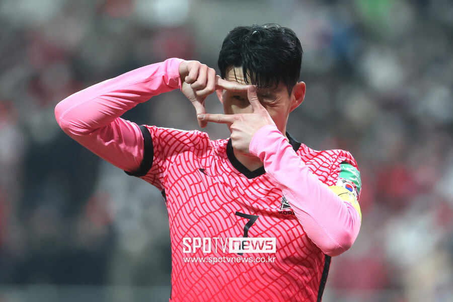▲  축구대표팀 주장 손흥민은 2022 카타르월드컵 본선 전까지 A매치 8~10경기 정도를 소화할 것으로 보인다. ⓒ곽혜미 기자