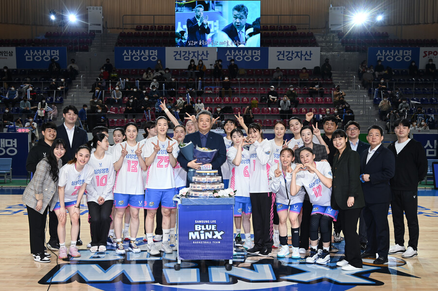 삼성생명, 임근배 감독 재계약 체결…하상윤 코치 영입