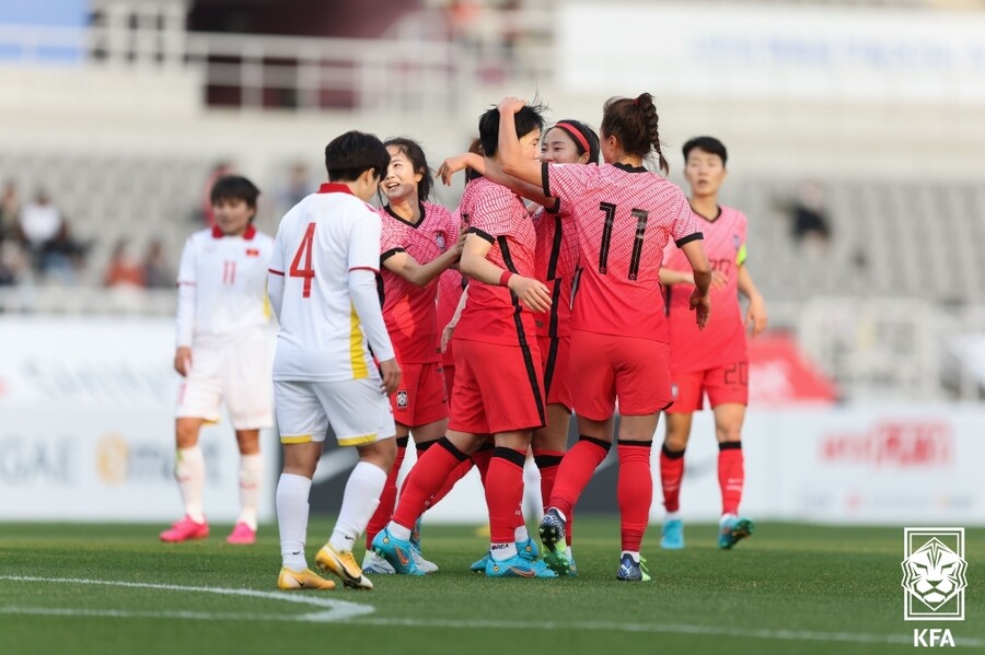 ▲ 평가전부터 투지를 불태웠던 여자 대표팀. 강채림의 득점 직후. ⓒ대한축구협회