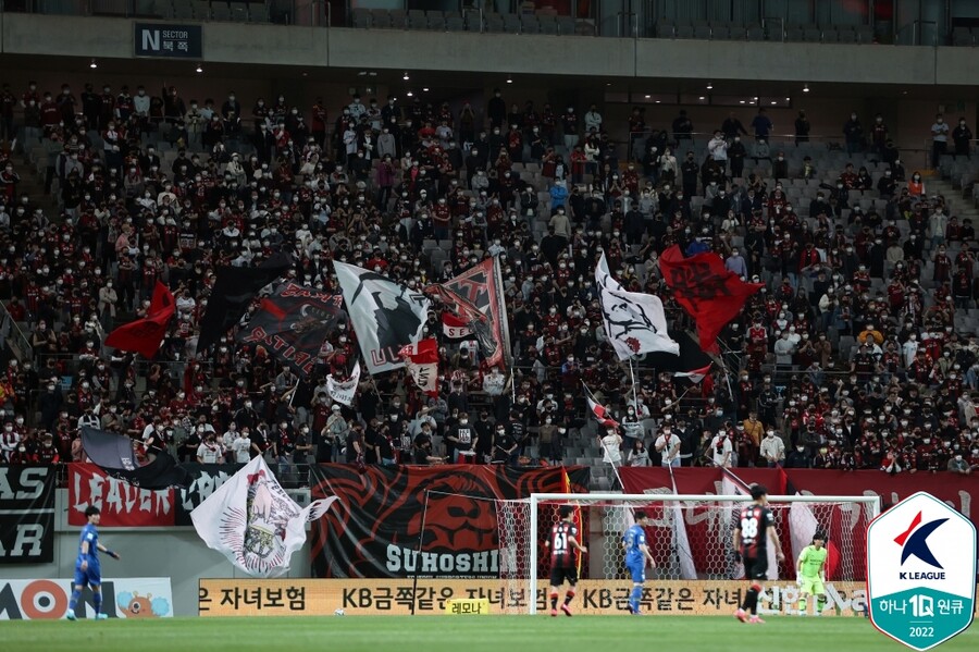 ▲ 2022시즌 첫 번째 슈퍼매치는 코로나 시대 전을 보는 듯했다. ⓒ한국프로축구연맹