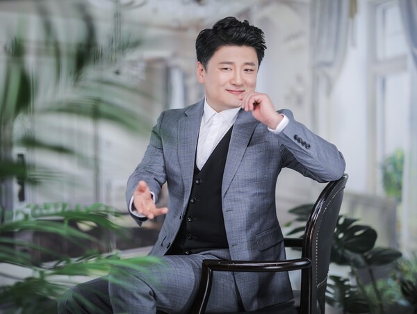 ▲ 11일 '더 트롯쇼'에 출연하는 현진우. 제공|KDH엔터테인먼트