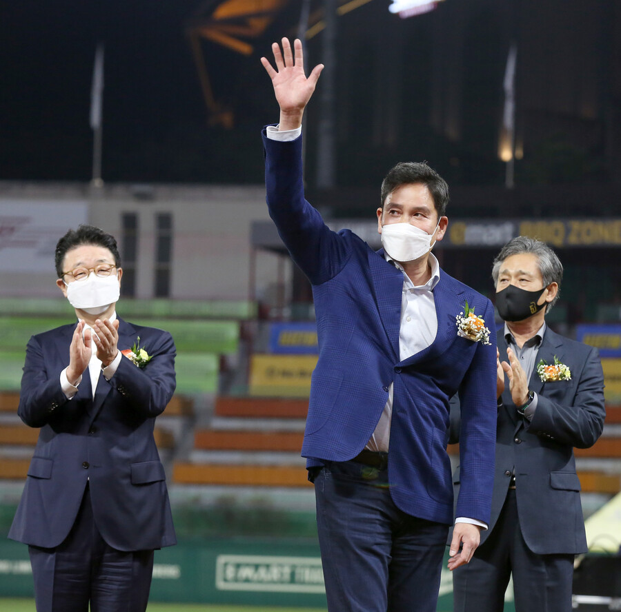 ▲ 정용진 신세계그룹 부회장이 시상식에 직접 참석을 했다. ⓒ SSG 랜더스