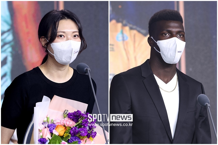 ▲ 2021~2022시즌 V리그 MVP 현대건설 양효진(왼쪽)과 KB손해보험 노우모리 케이타 ⓒ 한남동, 곽혜미 기자
