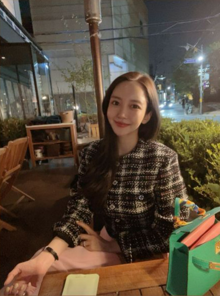 '이필립♥' 박현선, 출산 2달만에 완전 홀쭉해졌네…명품백 들고 밤마실