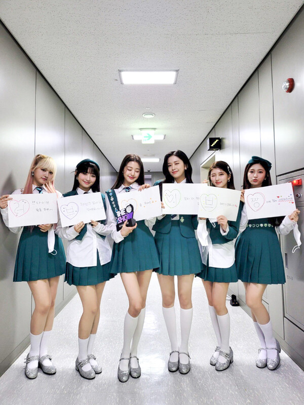 아이브, 완성형 걸그룹 증명한 '러브 다이브' 4관왕…'4세대 대표 그룹'의 거침없는 질주