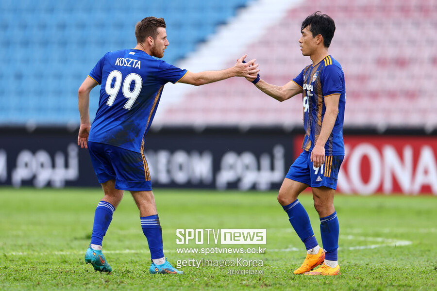 [ACL REVIEW] ‘박주영 데뷔골’ 울산, 광저우 3-0으로 꺾고 첫 승
