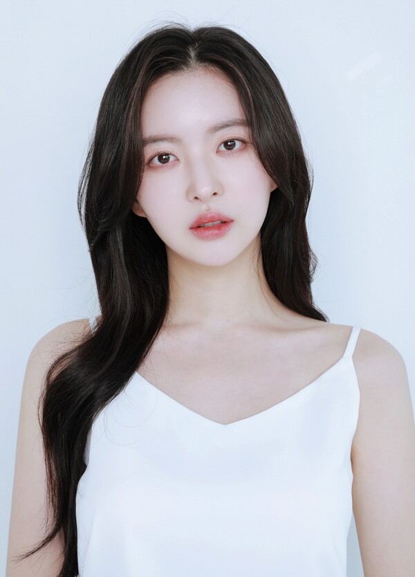 ▲ 신예 김비주. 제공|세이온미디어