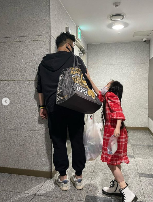 '김지우♥' 레이먼킴, 9살 딸 남자친구 생겼단 말에 억장 무너졌나 '망연자실'