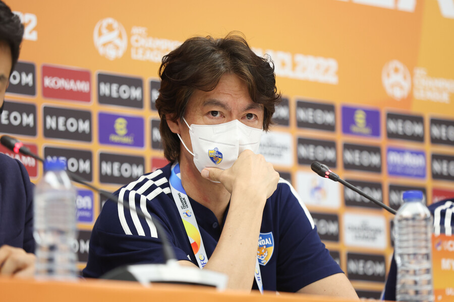 조호르와 경기가 끝나고 기자회견에 나선 홍명보 울산 감독. ⓒ한국프로축구연맹