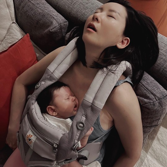 '팀♥' 김보라, 만삭때 코로나 확진돼 고생하더니…극기훈련 같은 육아에 '떡실신'