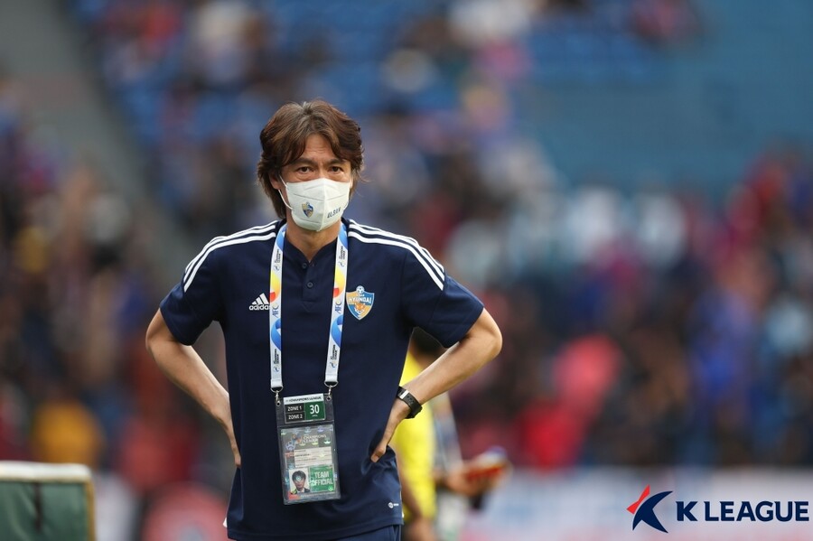 ▲ 수원전 승리로 분위기 반전을 노리는 홍명보 울산 현대 감독. ⓒ한국프로축구연맹