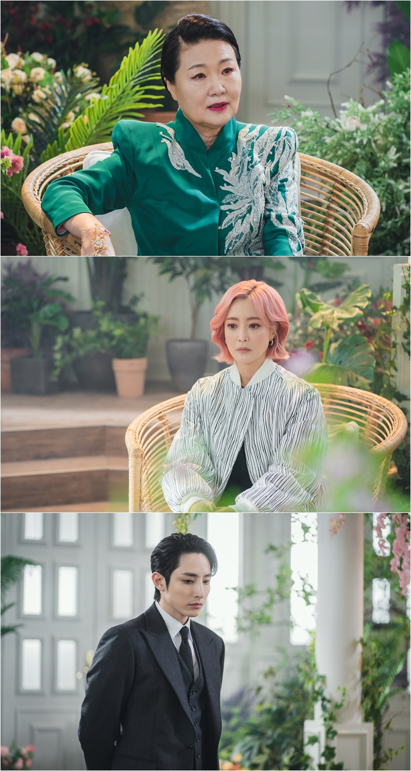 '옥황' 김혜숙, 김희선·이수혁 동시 소환한 까닭은?…드러나는 서사