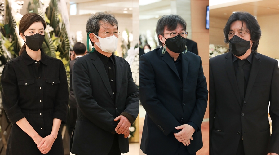 ▲ 왼쪽부터 고 강수연 빈소를 찾은 김규리 문성군 최동훈 이창동. 제공|故강수연배우장례위원회