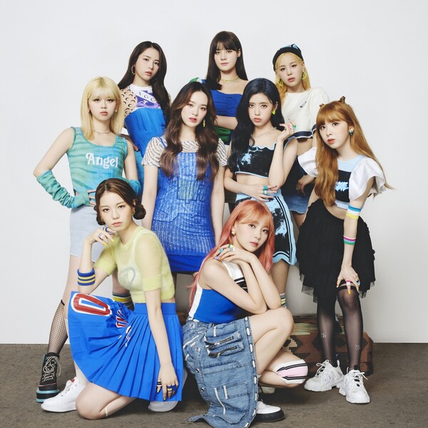 ▲ 니쥬 신곡 '클랩 클랩' 커버 이미지. 제공|JYP엔터테인먼트
