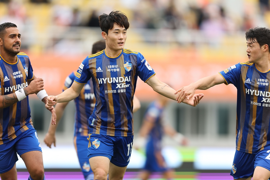 ▲ K리그1 11라운드 MVP에 선정된 엄원상. ⓒ한국프로축구연맹