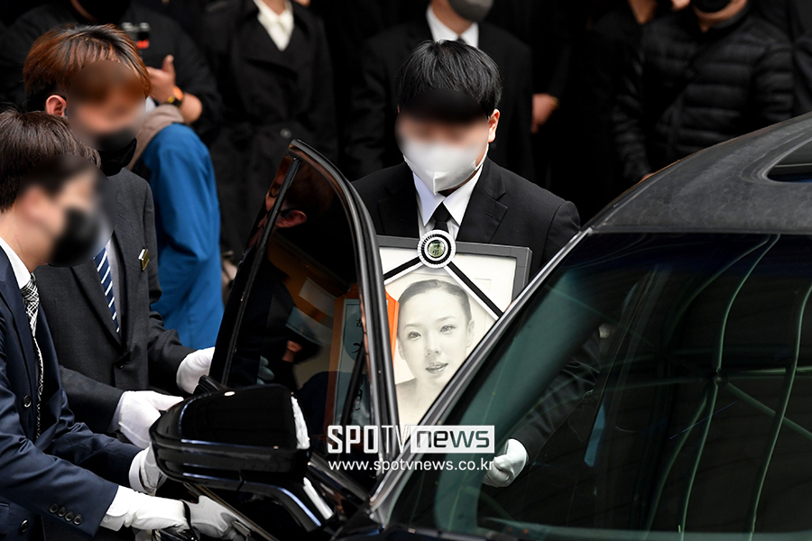 ▲ 고 강수연 발인 ⓒ사진공동취재단