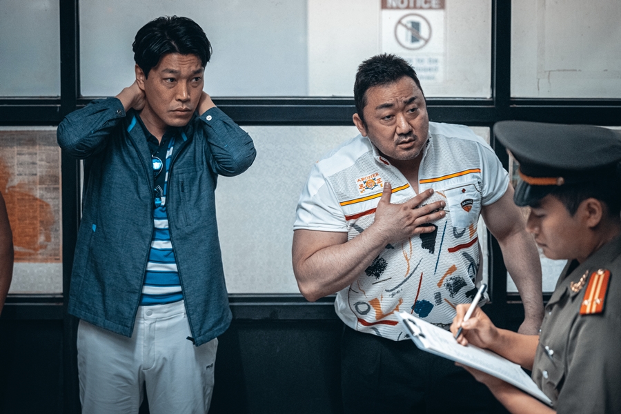 ▲ '범죄도시2' 스틸. 최귀화(왼쪽)와 마동석. 제공|에이비오엔터테인먼트