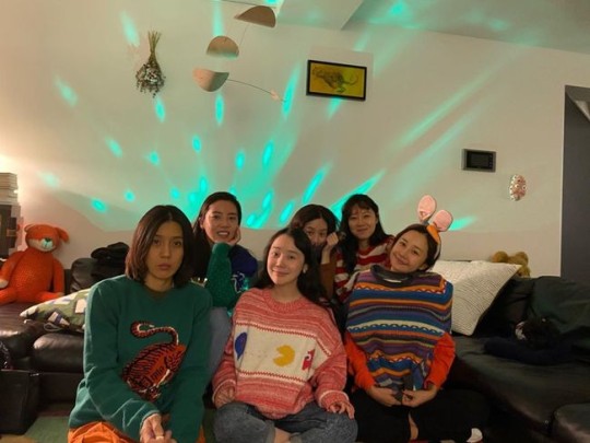 ▲ 손담비, 정려원, 공효진, 소이 등이 모두 모인 사진. 출처| 소이 인스타그램