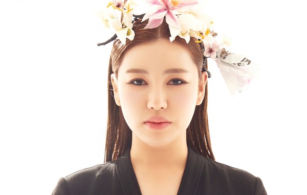 ▲ 오는 28일부터 전국투어에 나서는 송가인. 제공|포켓돌스튜디오