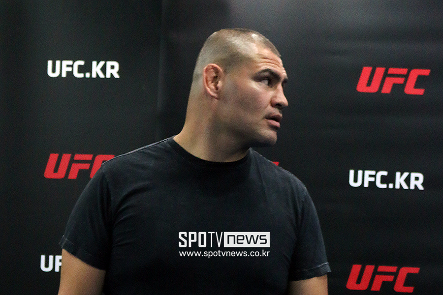 ▲ 전 UFC 헤비급 챔피언 케인 벨라스케스가 살인미수 혐의로 재판을 받고 있다.