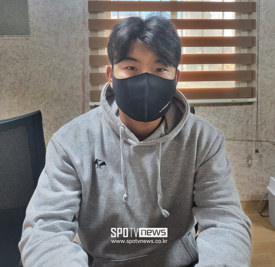▲ 지난해 음주운전 사실이 적발돼 키움에서 방출된 뒤 독립리그에서 현역 생활을 이어가고 있는 송우현이 18일 경기도 파주시 상지석동 에이스볼파크에서 인터뷰를 진행하고 있다. ⓒ파주, 고봉준 기자