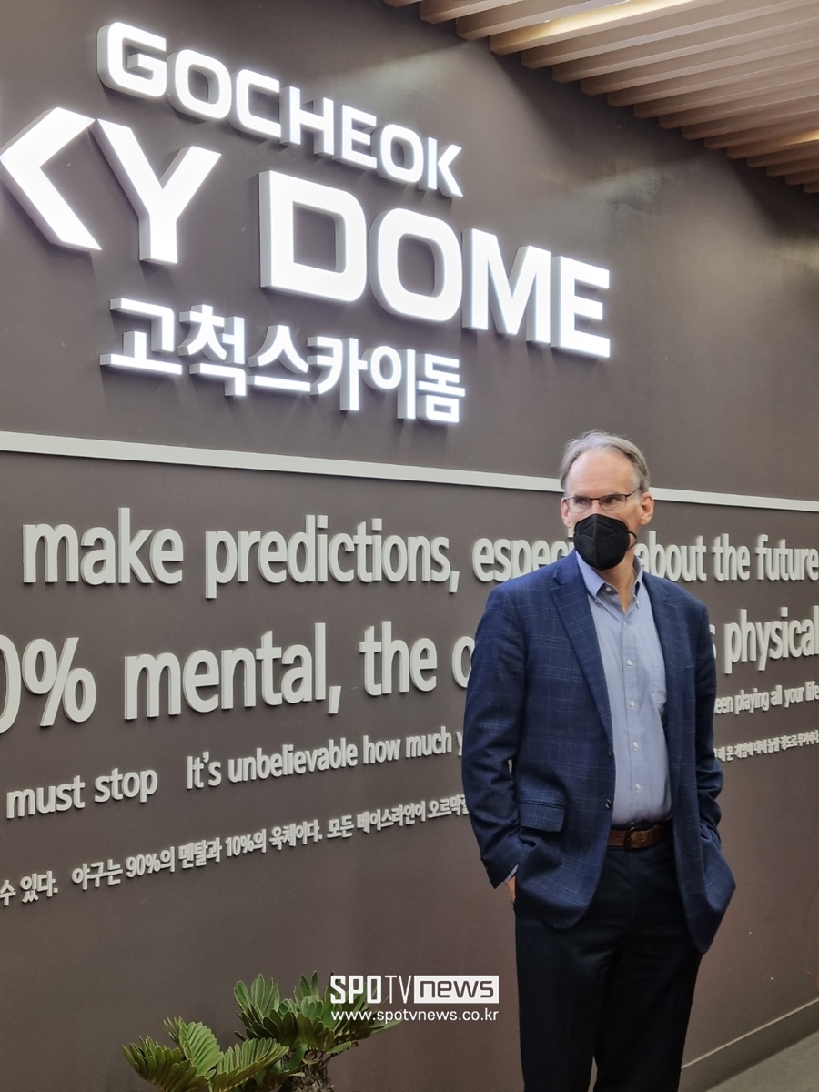 ▲ 18일 고척스카이돔을 찾은 짐 스몰 인터내셔널 수석 부사장.ⓒ고척, 박정현 기자