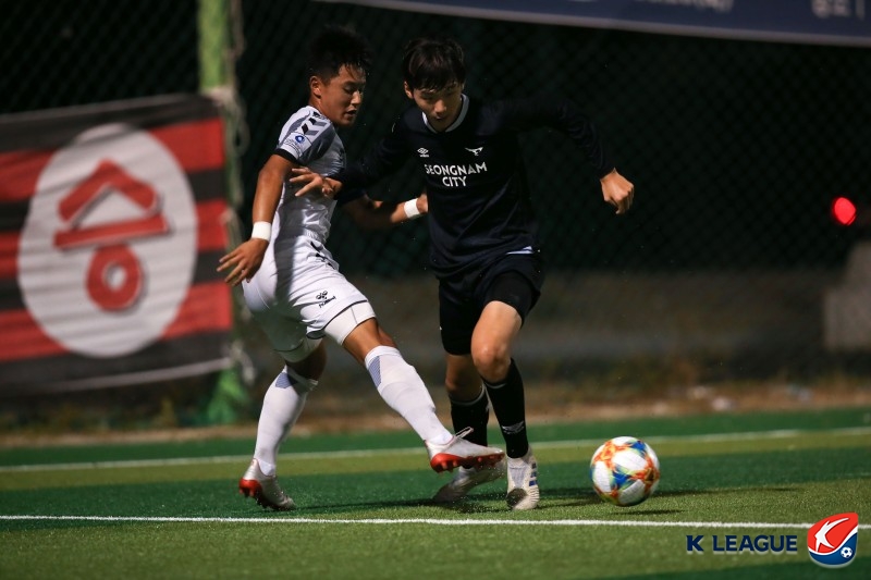 ▲ 김지수(오른쪽)는 성남FC 유스 출신이다. ⓒ한국프로축구연맹