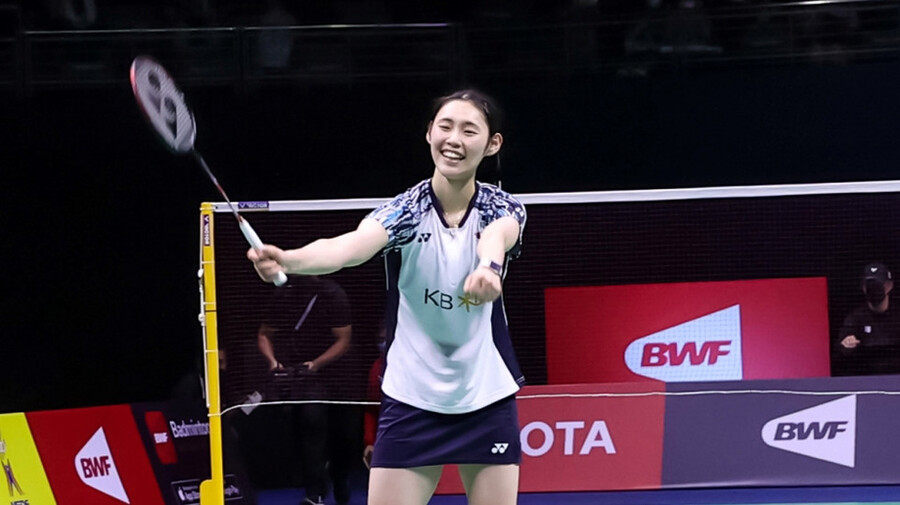 ▲ 2022 우버 컵 우승을 확정지은 뒤 기뻐하는 심유진 ⓒBWF 홈페이지 캡처