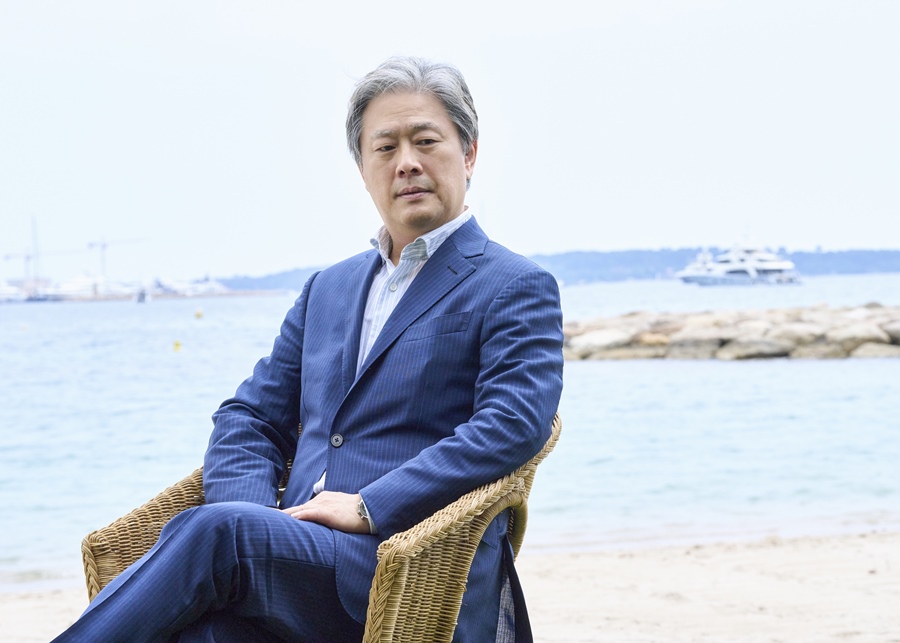 [칸@SPO]박찬욱 감독 "'헤어질 결심'보며 웃음 나오길 기대…관객이 들여다보고 싶은 영화"[인터뷰S]
