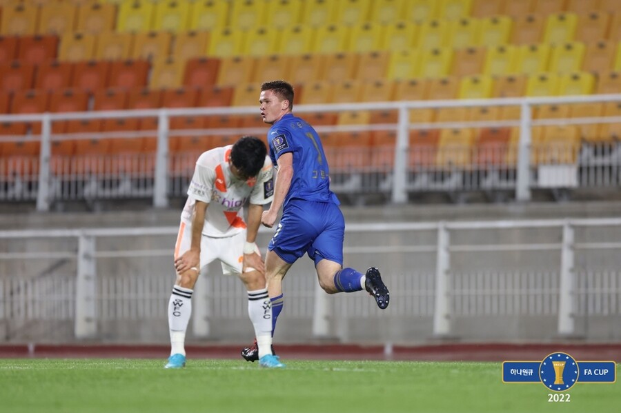 ▲ 덴마크 출신의 수원 삼성 공격수 그로닝 ⓒ대한축구협회