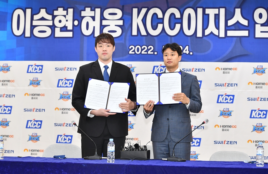 ▲ 이승현과 허웅 ⓒKBL