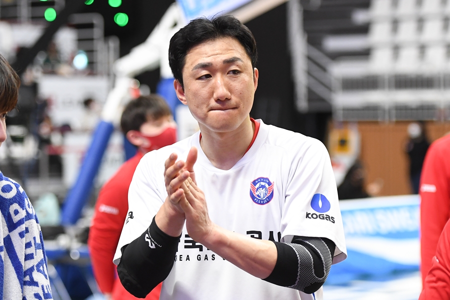 한국가스공사, 2022-23시즌 홈 개막전서 정영삼 은퇴식 진행