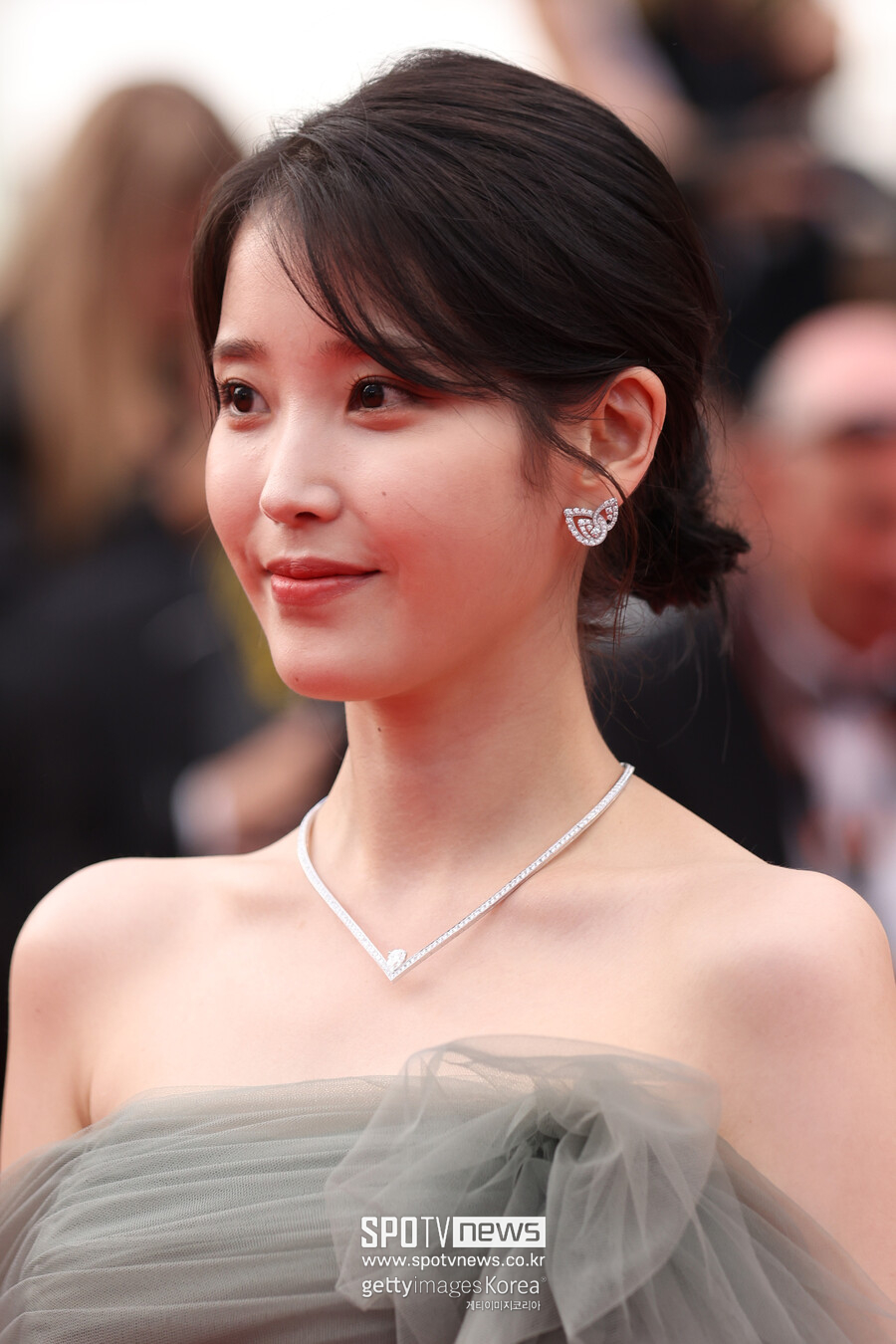 ▲ 제75회 칸국제영화제 '브로커' 레드카펫의 아이유(이지은).  ⓒ게티이미지