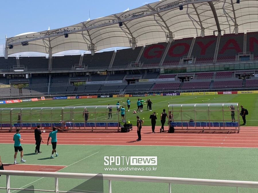 ▲ 브라질 축구 대표팀이 27일 고양 운동장에서 첫 번째 훈련을 소화했다.