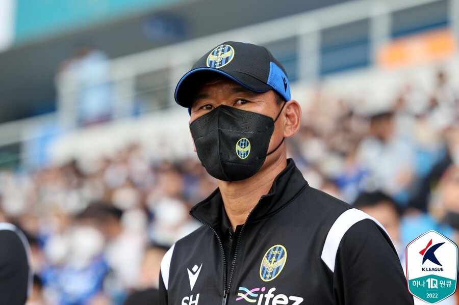 ▲ 29일 인천축구전용경기장에서 열린 2022 하나원큐 K리그1 15라운드 성남FC와 경기에서 조성환 인천유나이티드 감독 ⓒ한국프로축구연맹