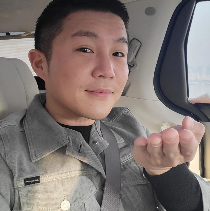 조세호, 핑크빛 열애 시작했나…"너 한번 더 보고싶다" 의미심장