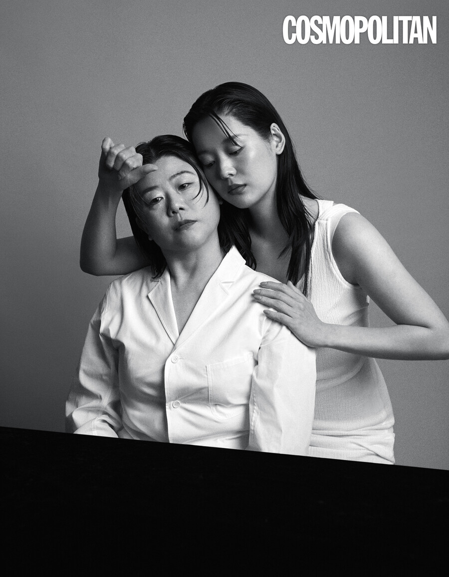▲ 배우 이정은, 이소별 '코스모폴리탄' 6월호. 제공| 코스모폴리탄