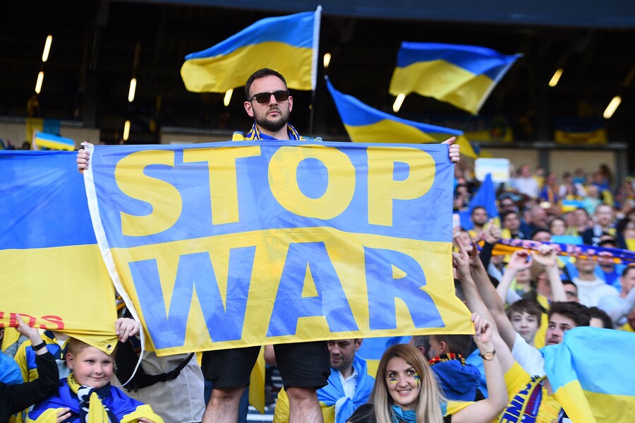▲ 스코틀랜드전 펄럭였던 'STOP WAR'. ⓒ연합뉴스/AFP